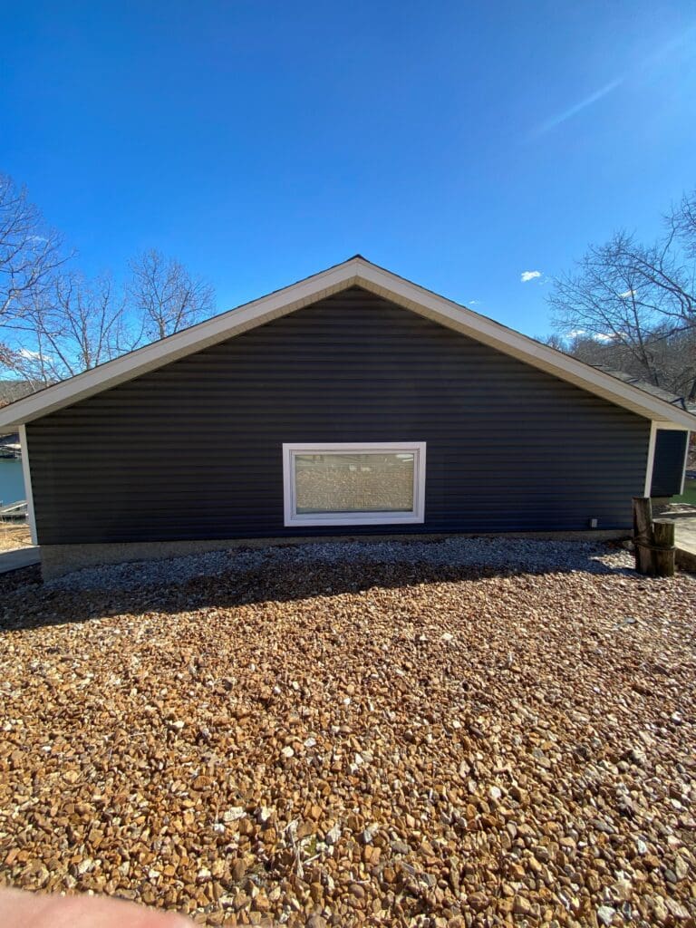 Side house view of Chesnut house.
