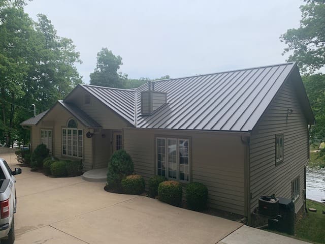 Dean house view of front 1