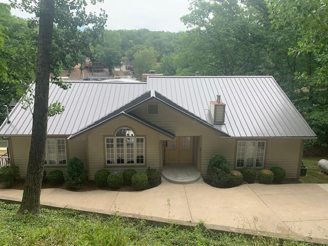 Dean house view of front 3