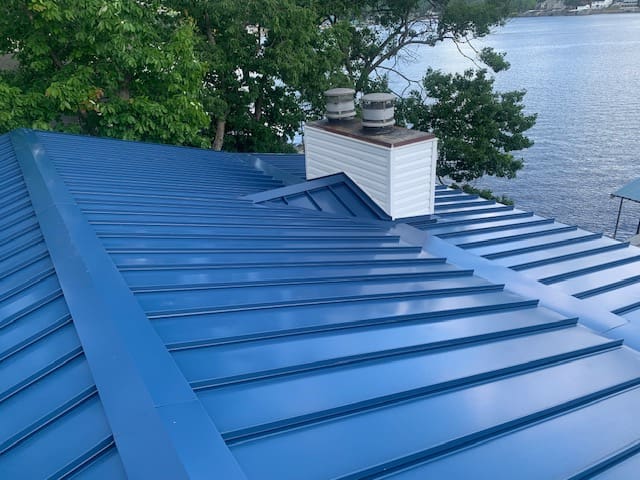 Hayword house roof view 5