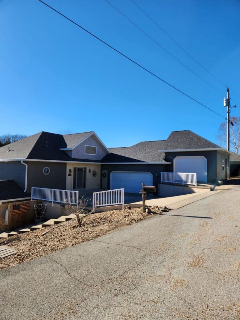 Leuwerke house siding view 3